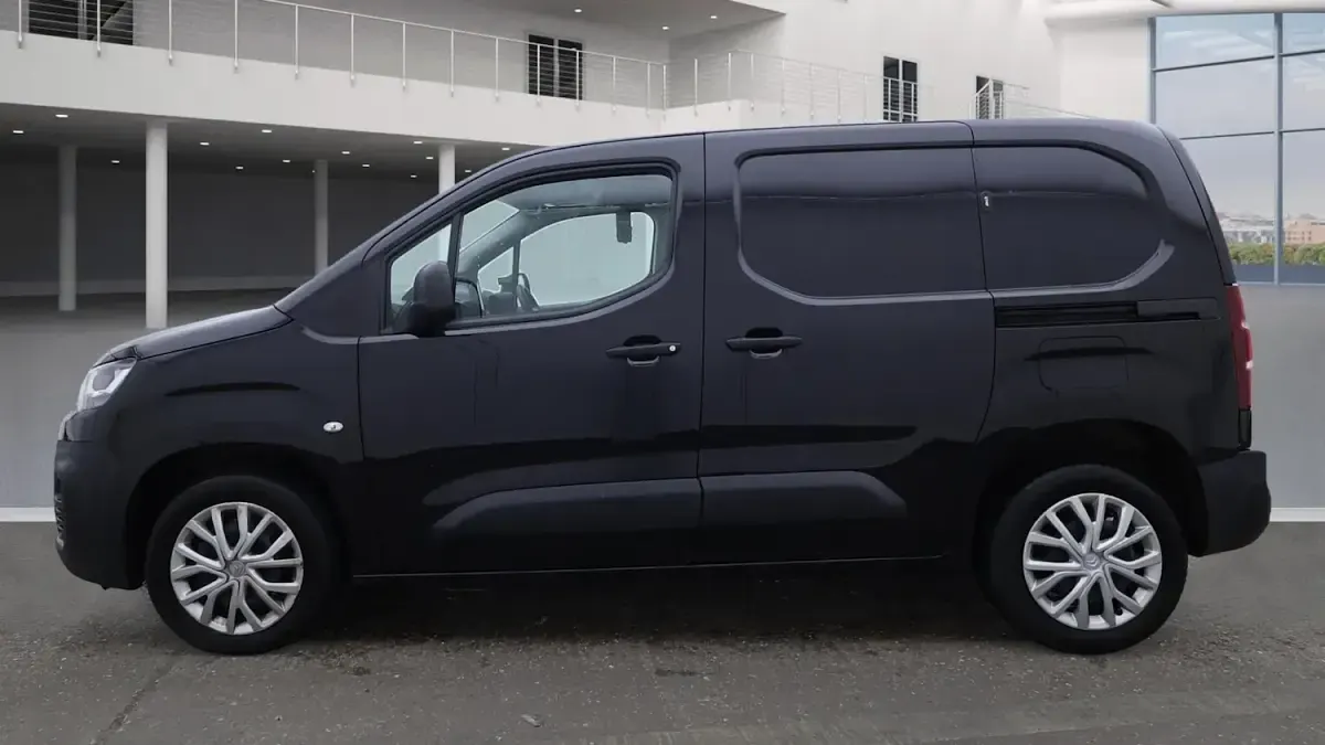 Used Citroën Berlingo PureTech 110 HP (80 kW) 2020 Black MPV