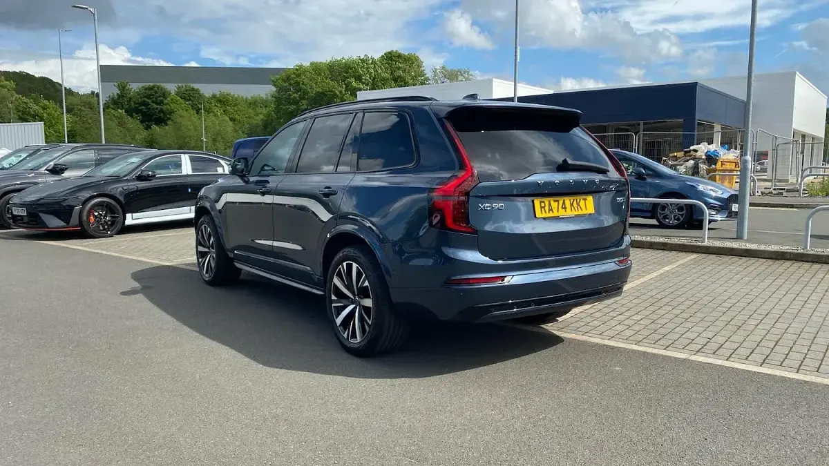 Used Volvo XC90 Plus 250 HP (183 kW) 2025 Blue SUV
