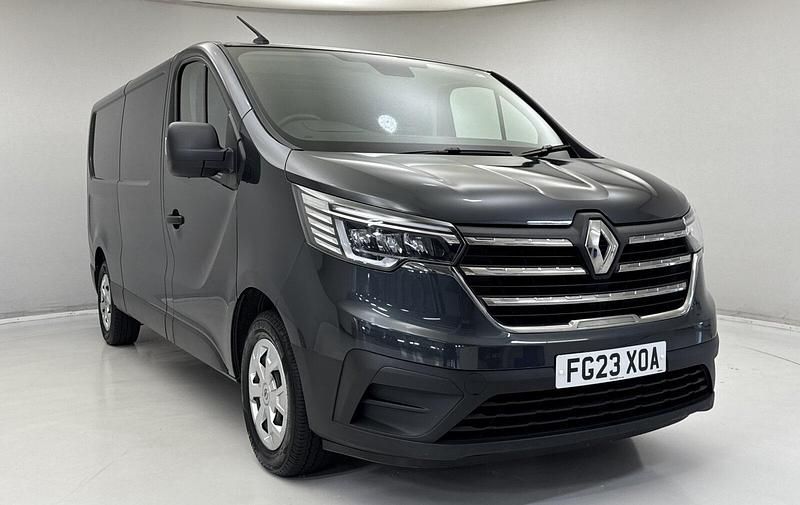Used Renault Trafic 150 HP (110 kW) 2023 Grey  MPV