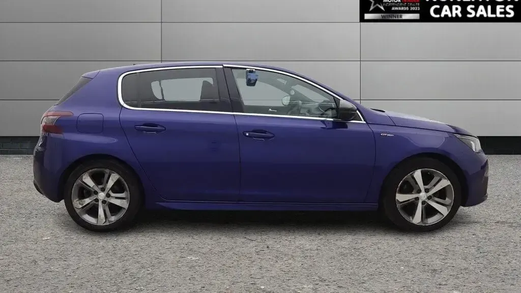 Used Peugeot 308 GT-line 130 HP (95 kW) 2020 Blue Hatchback
