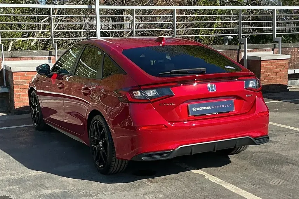 Begagnad Honda Civic Sport 2024 Röd Halvkombi