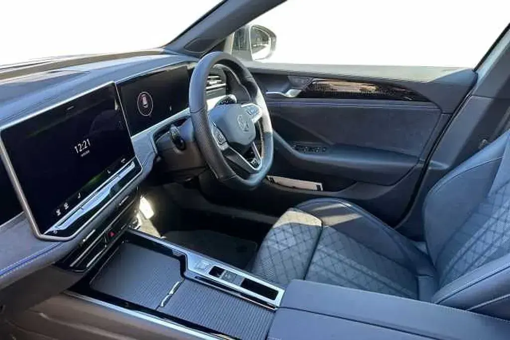 Used VW Passat 150 HP (110 kW) 2025 Estate