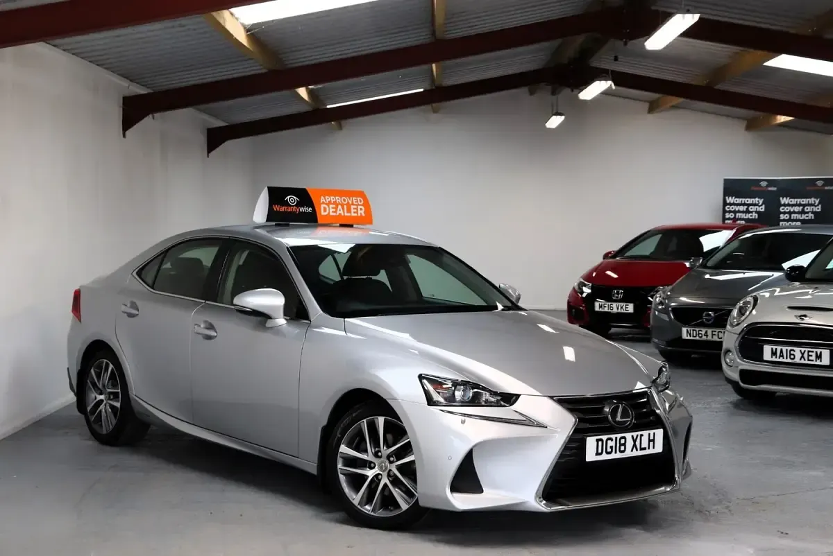 Used Lexus IS300h 223 HP (164 kW) 2018 Silver Sedan