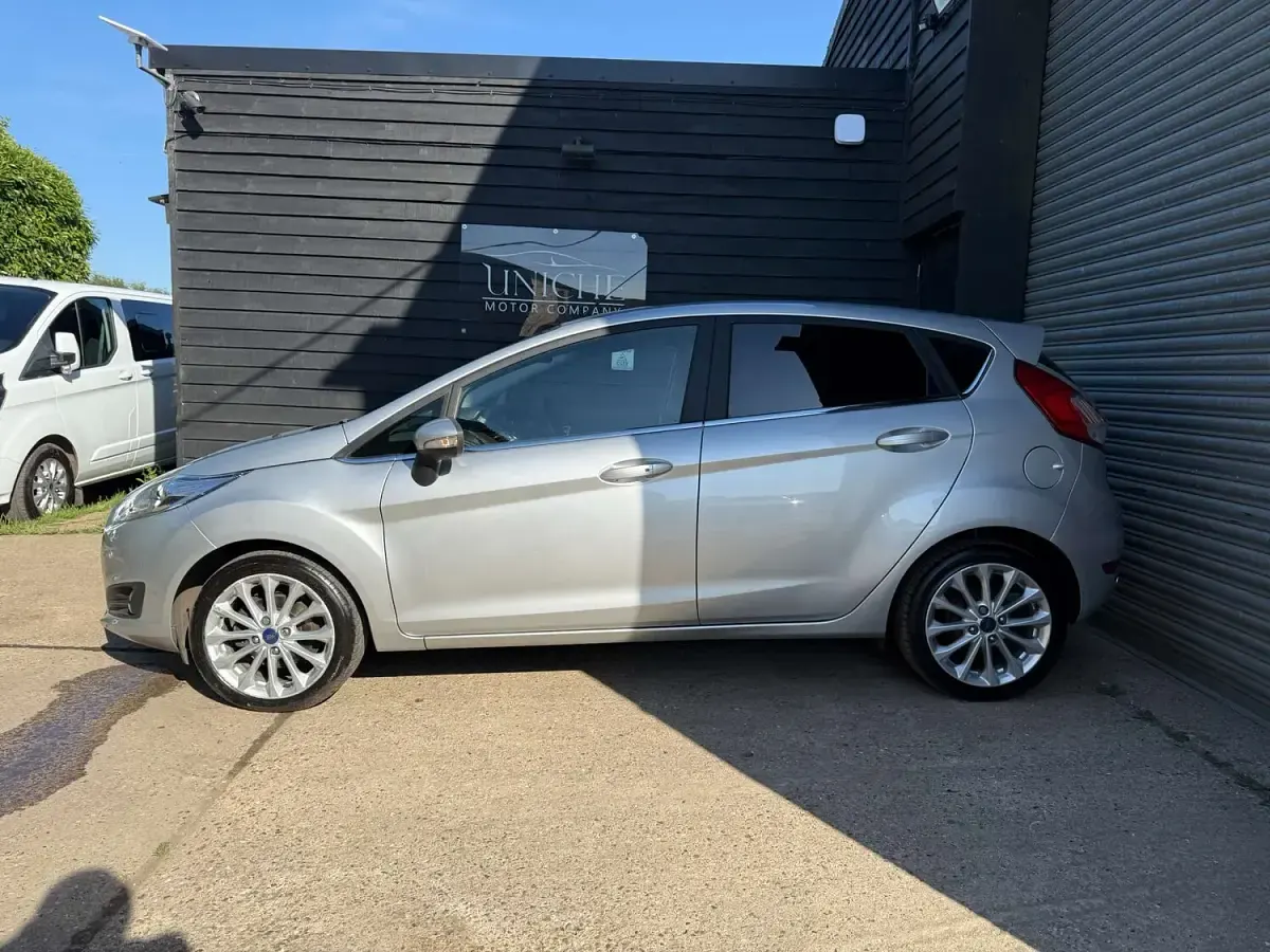 Used Ford Fiesta Titanium X 100 HP (73 kW) 2016 Silver Hatchback