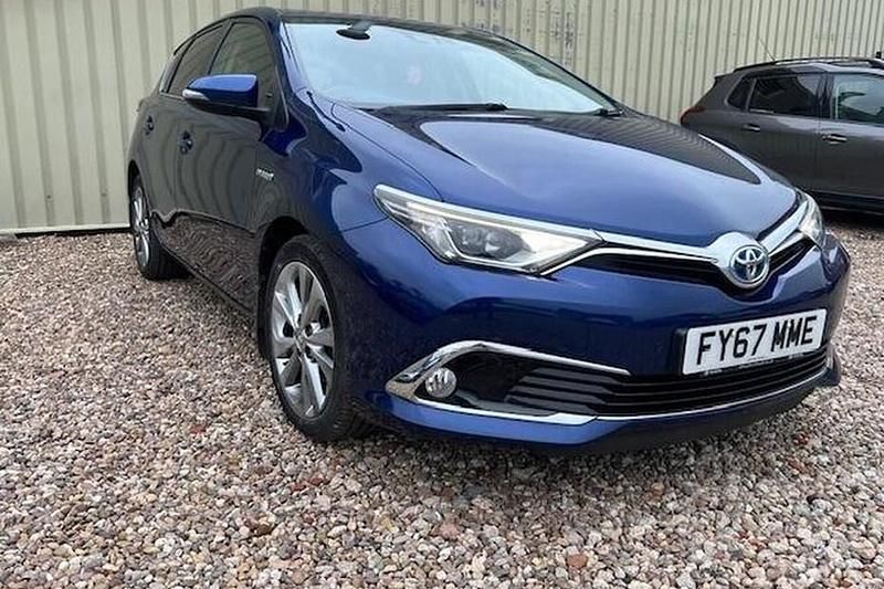 Used Toyota Auris Hybrid 136 HP (100 kW) 2017