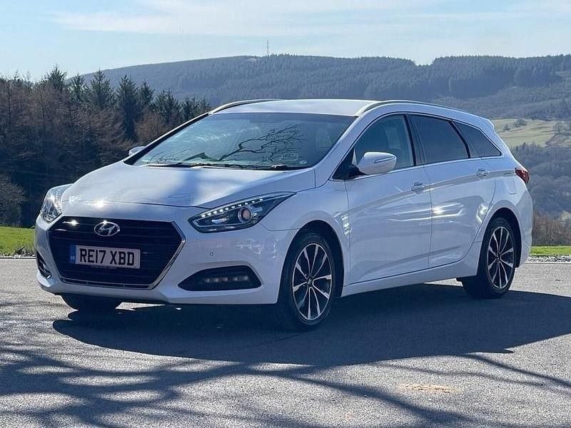 Used Hyundai i40 SE 141 HP (103 kW) 2017 White Estate