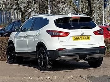 Used Nissan Qashqai Tekna 115 HP (84 kW) 2019 White SUV