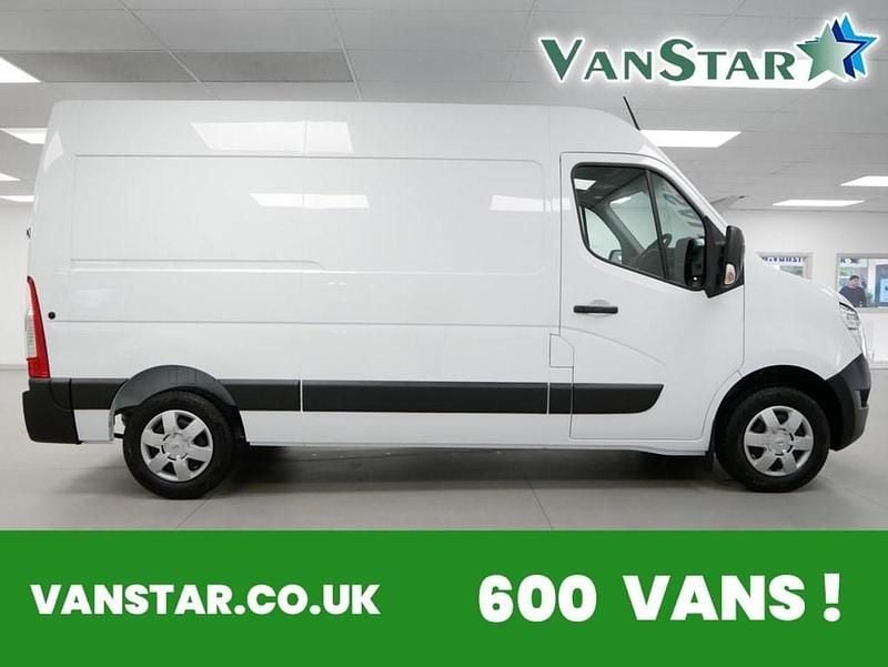 White New 2024 Nissan Interstar Acenta Van | £20,989 (Good price) - Image 1/4
