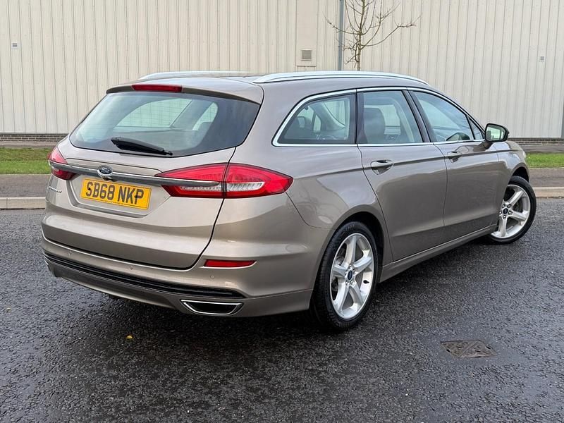 Used Ford Mondeo Titanium 180 HP (132 kW) 2019 Silver Estate