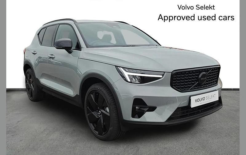 Used Volvo XC40 Plus 161 HP (118 kW) 2025 Grey SUV