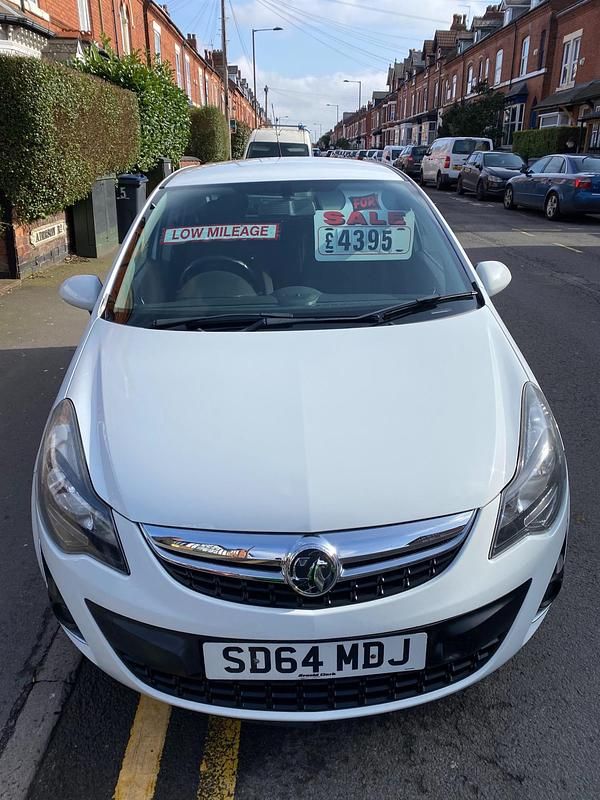 Used Vauxhall Corsa 2014 White Hatchback