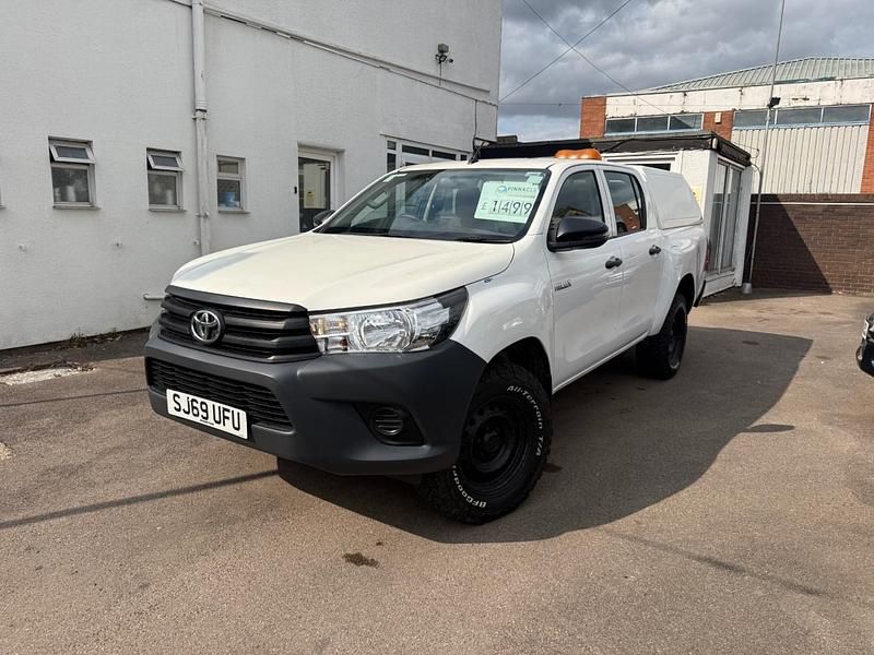 White Used 2019 Toyota HiLux Active Pickup | £14,995 (Fair price) - Image 1/4