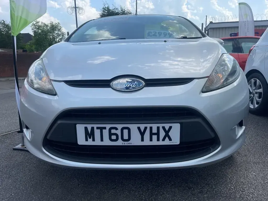 Used Ford Fiesta 82 HP (60 kW) 2010 Silver Hatchback