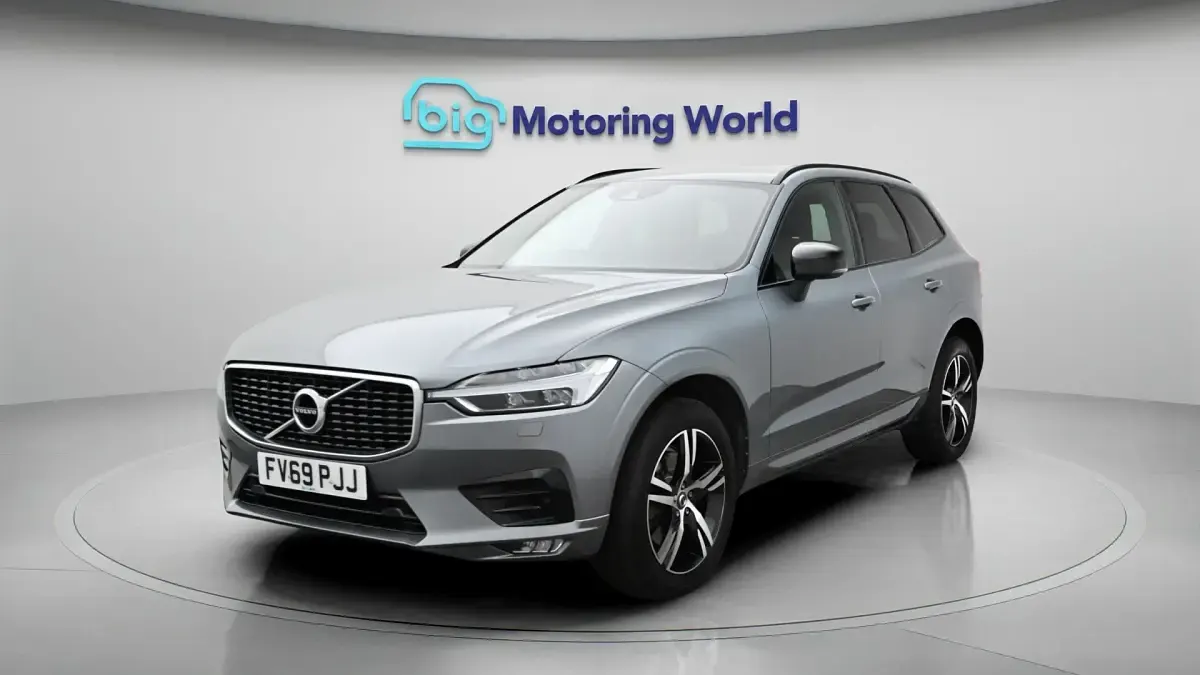 Used Volvo XC60 R-Design 250 HP (183 kW) 2019 Grey SUV
