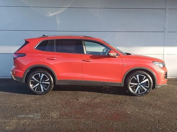Used VW Tiguan Elegance 150 HP (110 kW) 2025 Red SUV
