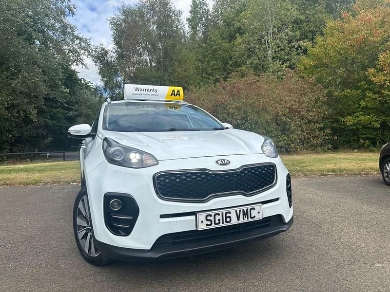 White Used 2016 Kia Sportage 3 SUV | £5,895 (Fair price) - Image 1/4