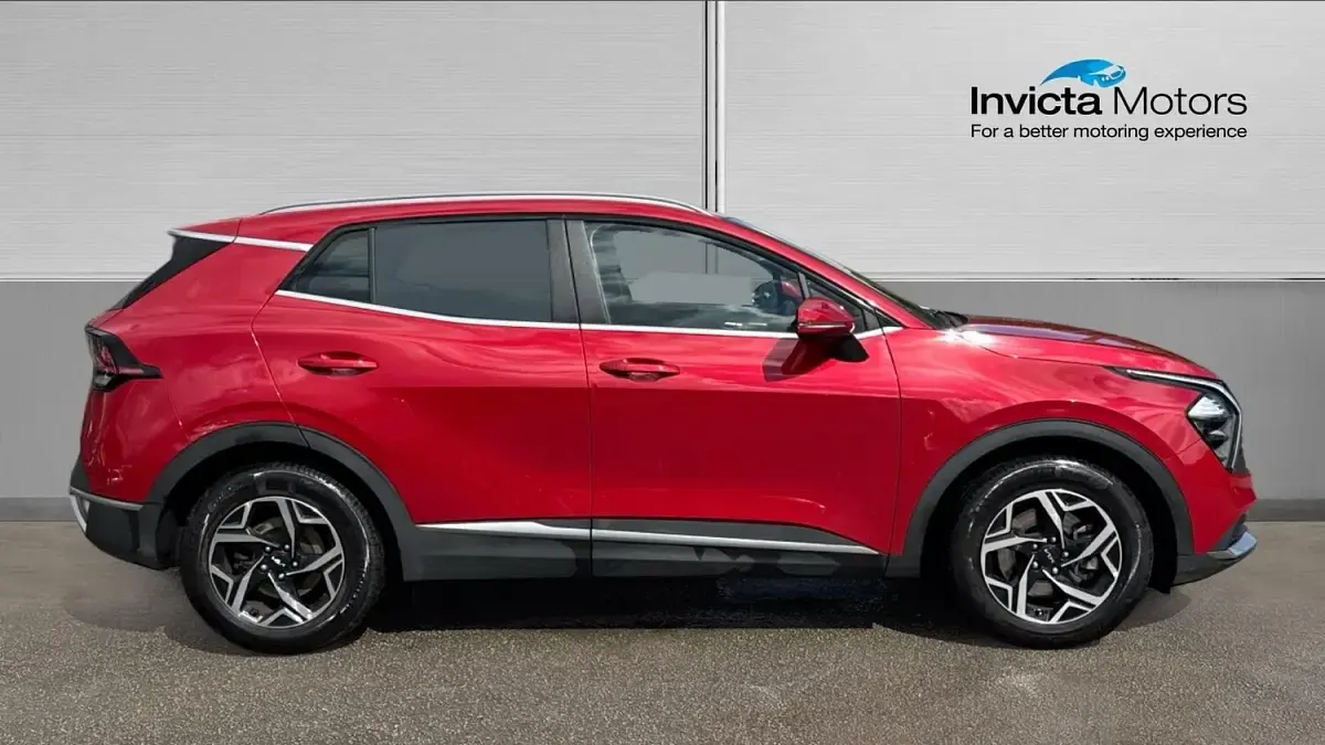 Used Kia Sportage 157 HP (115 kW) 2025 Magma red premium SUV