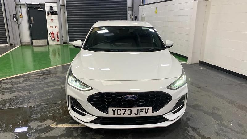 Used Ford Focus ST-Line 125 HP (91 kW) 2023 White Hatchback