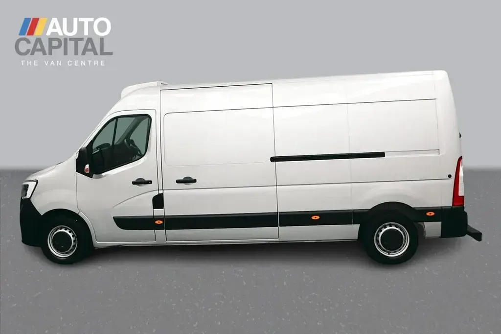 Used Renault Master Business 135 HP (99 kW) 2022 Grey MPV