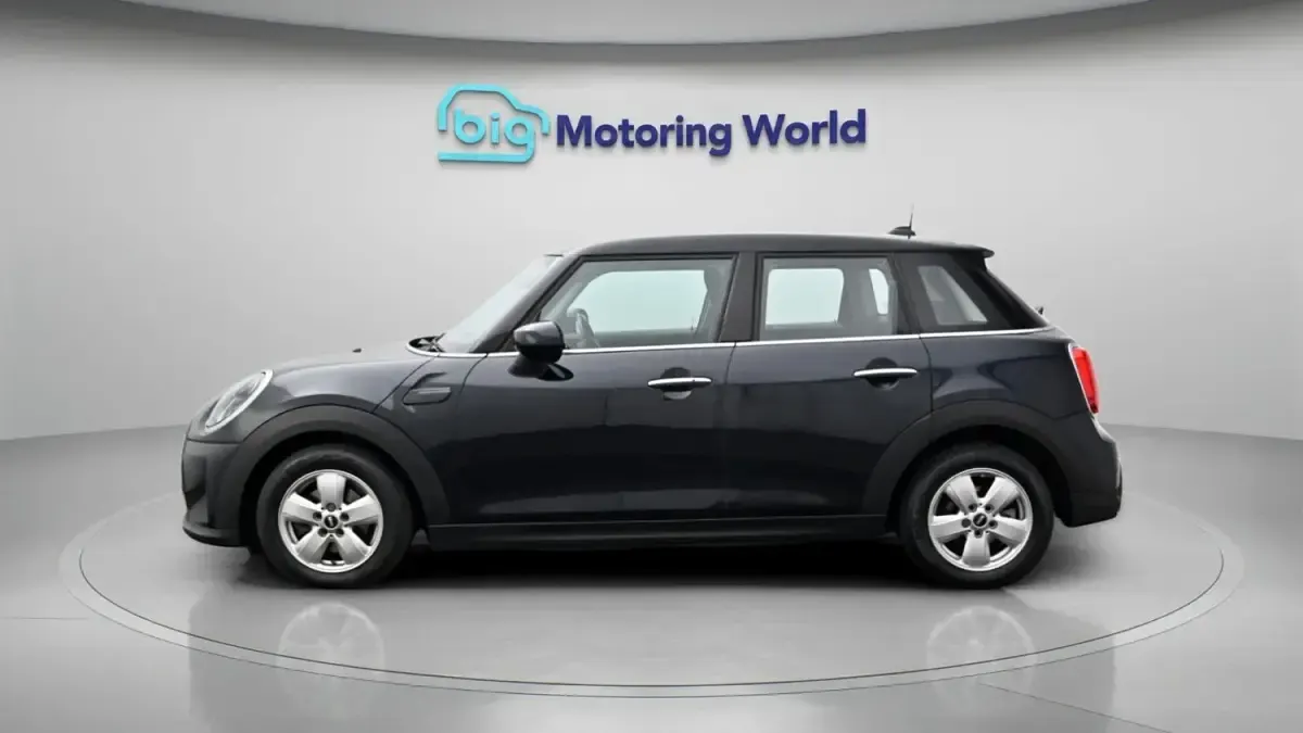 Usado Mini Cooper Classic 134 CV (98 kW) 2022 Azul Utilitario