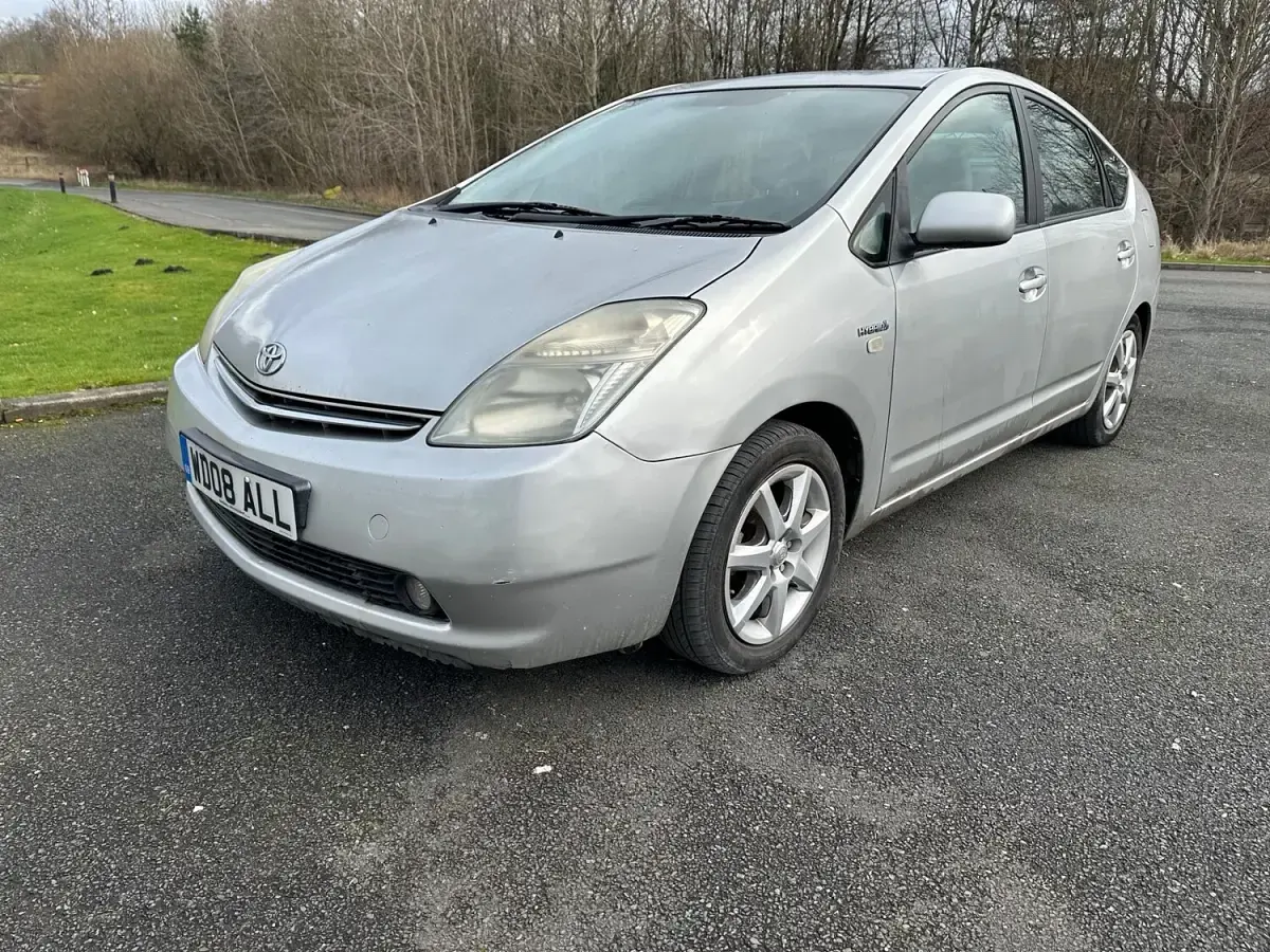 Used Toyota Prius 76 HP (55 kW) 2008 Silver Hatchback