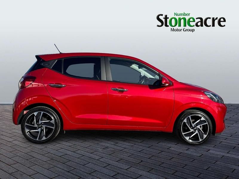 Used Hyundai i10 Premium 79 HP (58 kW) 2025 Red Hatchback