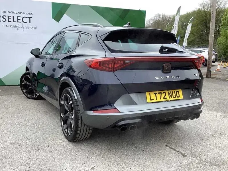 Begagnad Cupra Formentor VZ2 2023 Blå SUV