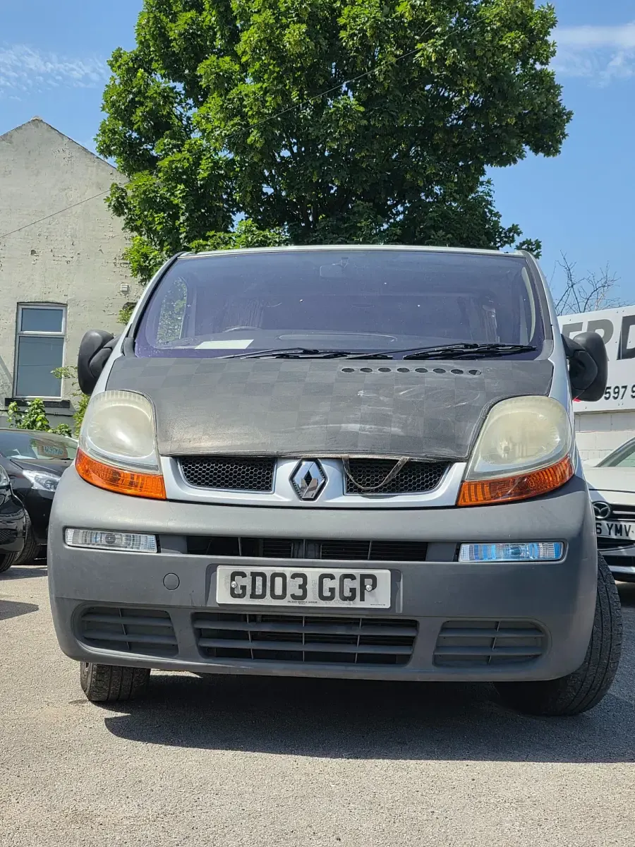 Used Renault Trafic 2003 Silver MPV