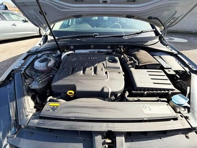 Used VW Golf VII SE 105 HP (77 kW) 2014 Silver Hatchback