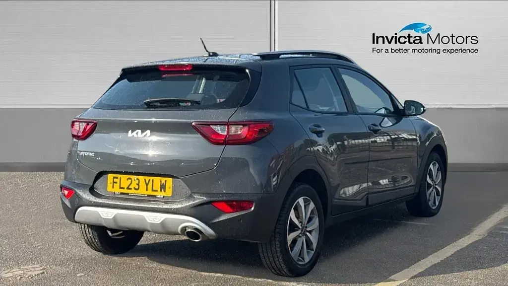 Used Kia Stonic 99 HP (72 kW) 2023 Storm grey premium SUV