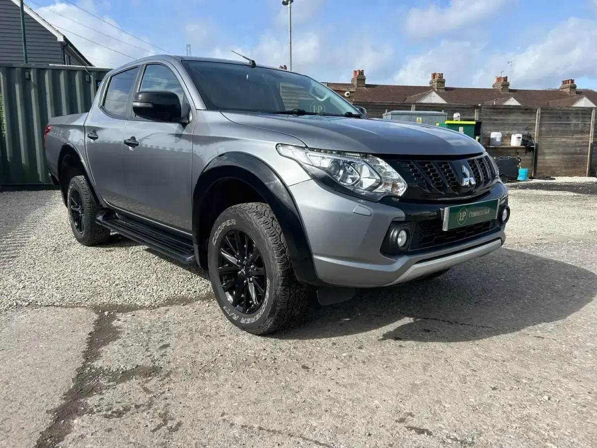 Usado Mitsubishi L200 181 HP (133 kW) 2019 Cinzento Pickup