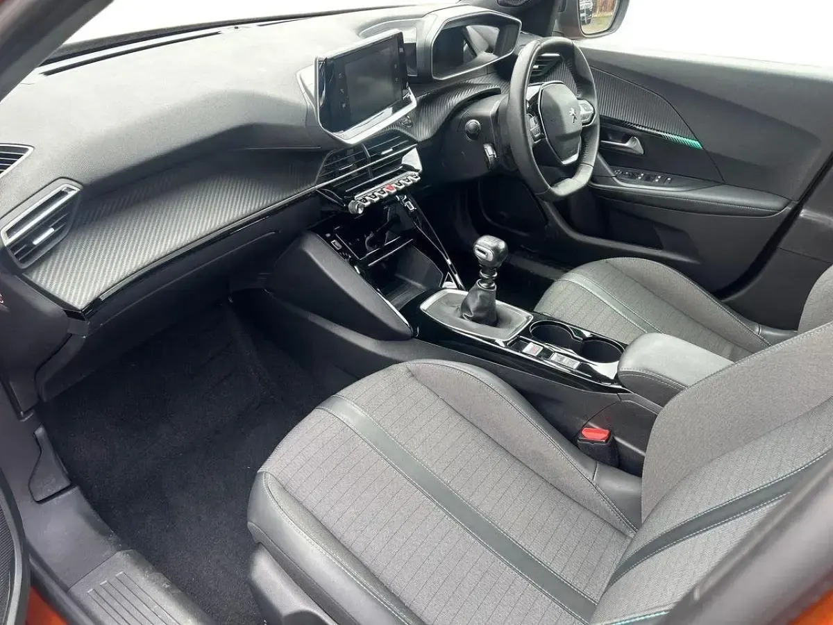 Used Peugeot 2008 Allure+ 100 HP (73 kW) 2023 Orange SUV