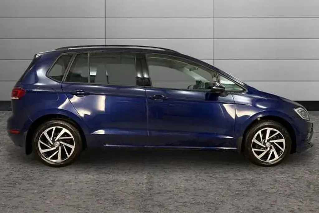 Second-hand VW Golf VIII 130 CP (95 kW) 2020