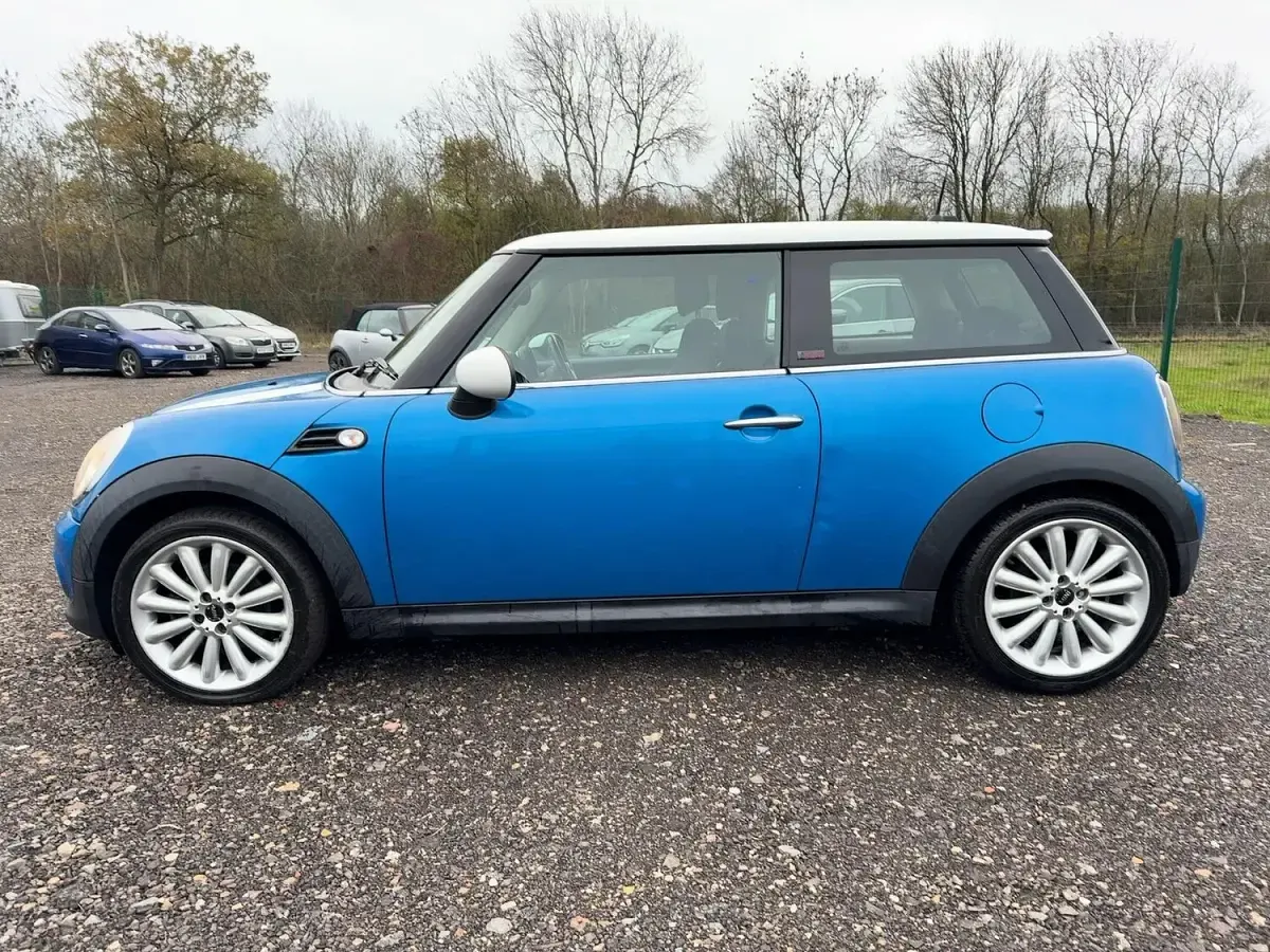 Used Mini Cooper Hatch 122 HP (89 kW) 2011 Blue Hatchback