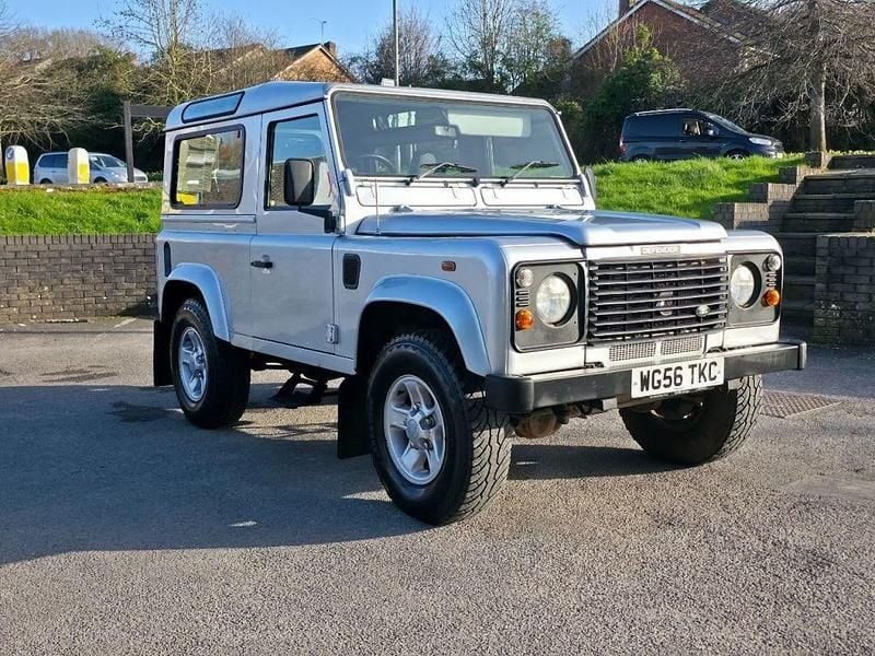Used Land Rover Defender 120 HP (88 kW) 2007 Silver Estate