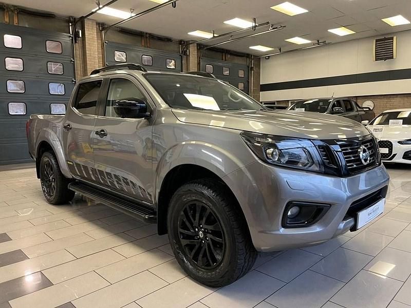Used Nissan Navara N-Guard 190 HP (139 kW) 2018 Grey Pickup