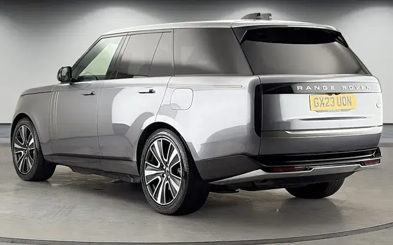 Begagnad Land Rover Range Rover HSE 441 HK (324 kW) 2023 Grå SUV
