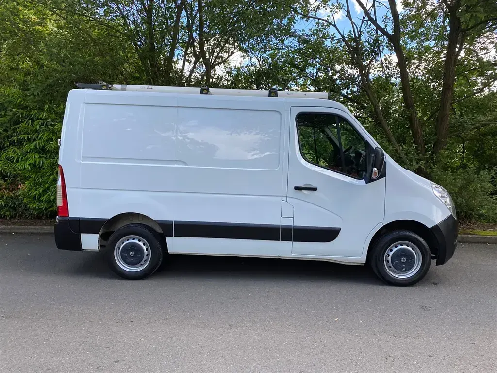 Used Vauxhall Movano 110 HP (80 kW) 2016 White MPV