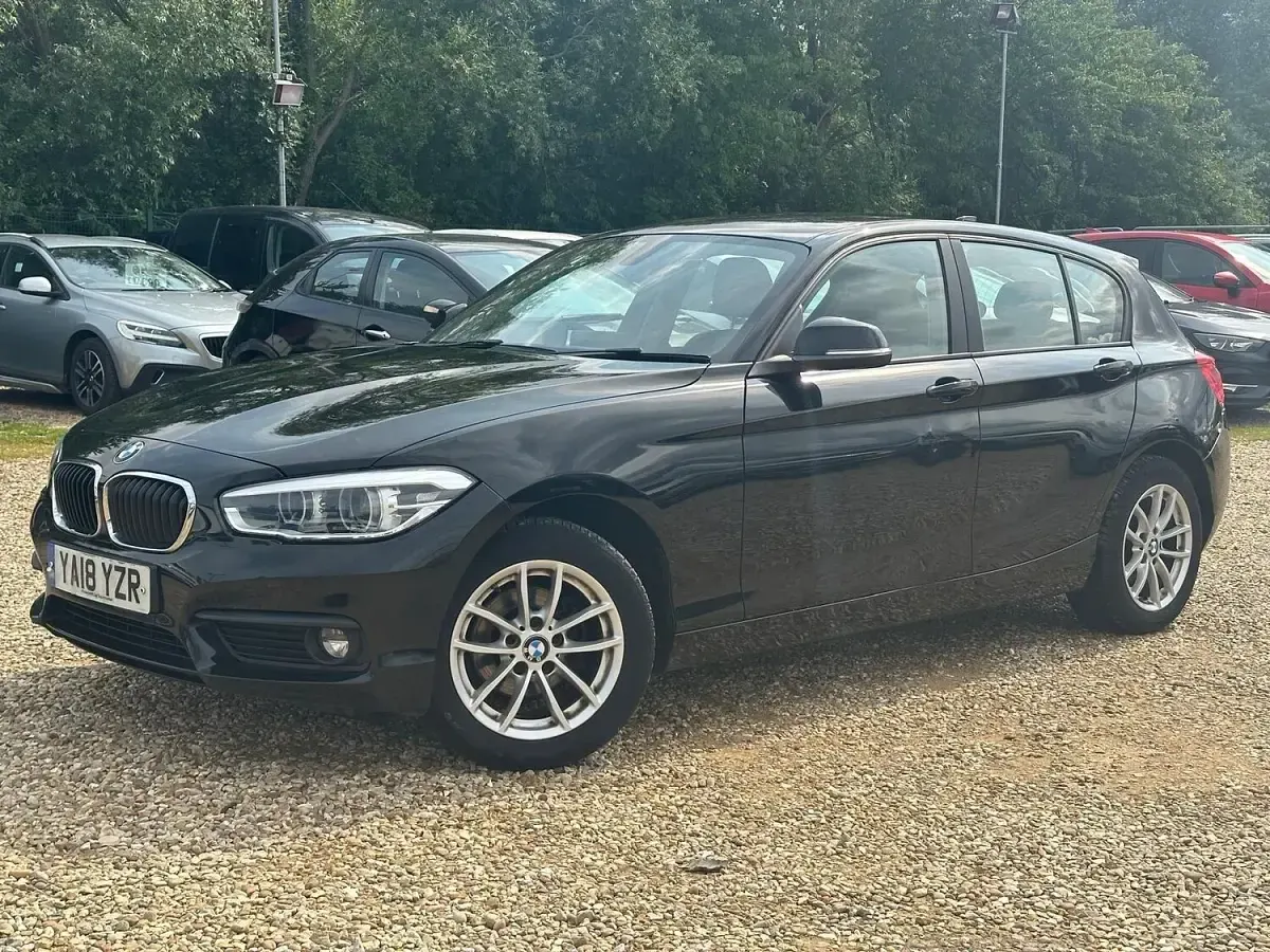 Używany BMW 116 2018 Czarny Hatchback