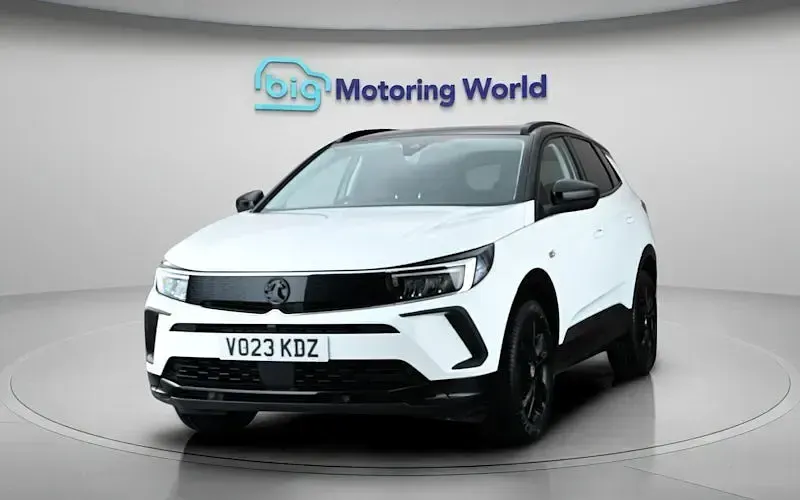 Used Vauxhall Grandland X GS Line 131 HP (96 kW) 2022 White SUV