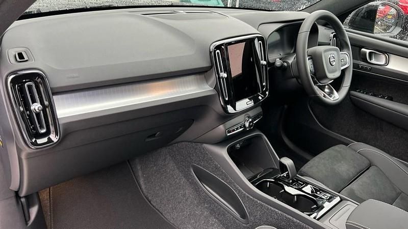 Used Volvo XC40 Plus 204 HP (150 kW) 2025 Black SUV