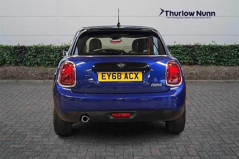 Used Mini Cooper Classic 136 HP (100 kW) 2018 Blue Hatchback