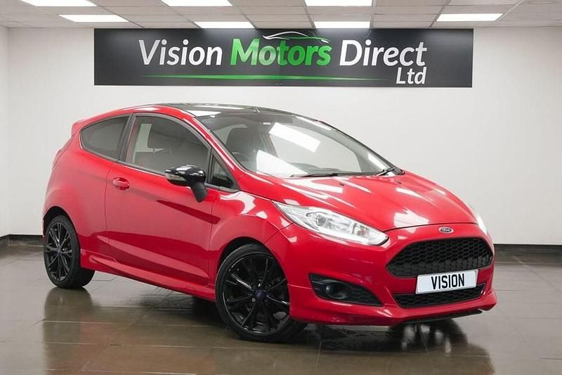 Used Ford Fiesta Zetec 140 HP (102 kW) 2016 Red Hatchback