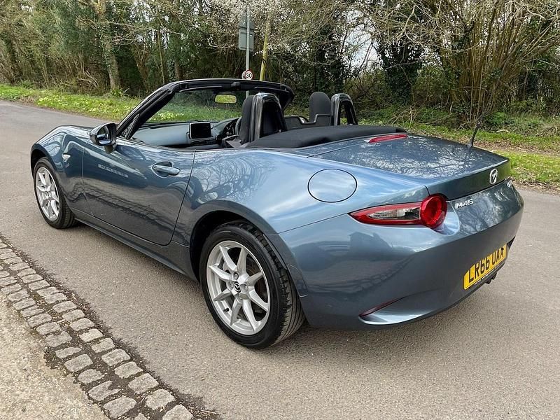 Begagnad Mazda MX5 131 HK (96 kW) 2016 Blå Cab