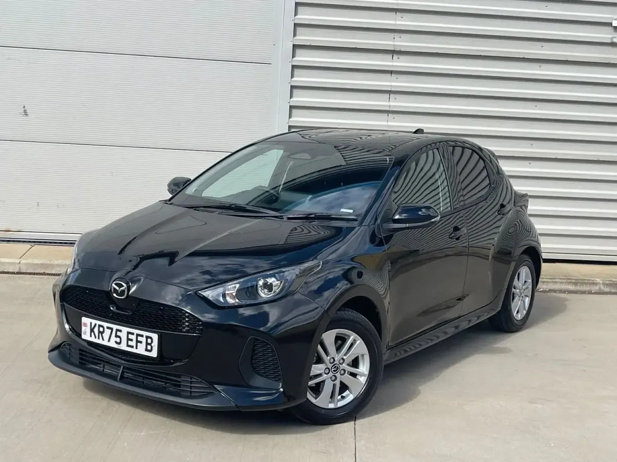 Ny Mazda 2 Center-Line 116 HK (85 kW) 2025 Svart Halvkombi