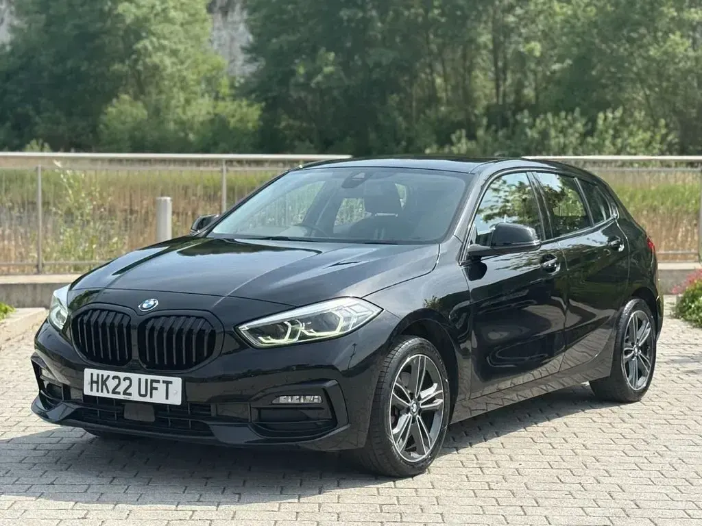 Used BMW 118 Sport Line 136 HP (100 kW) 2022 Black Hatchback