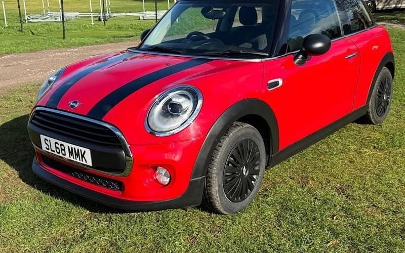 Used Mini ONE Hatch 102 HP (75 kW) 2018 Red Hatchback