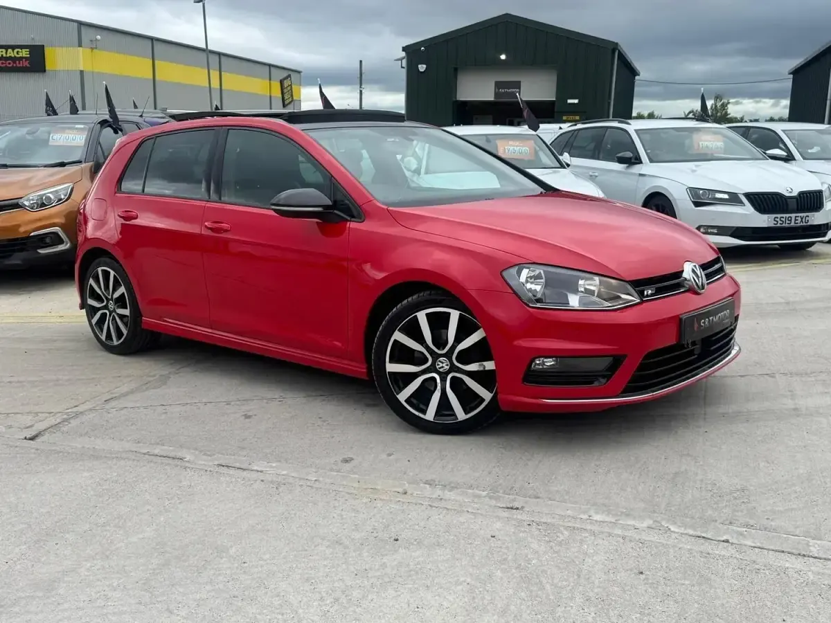 Used VW Golf VII R-line Edition 2016 Red Hatchback