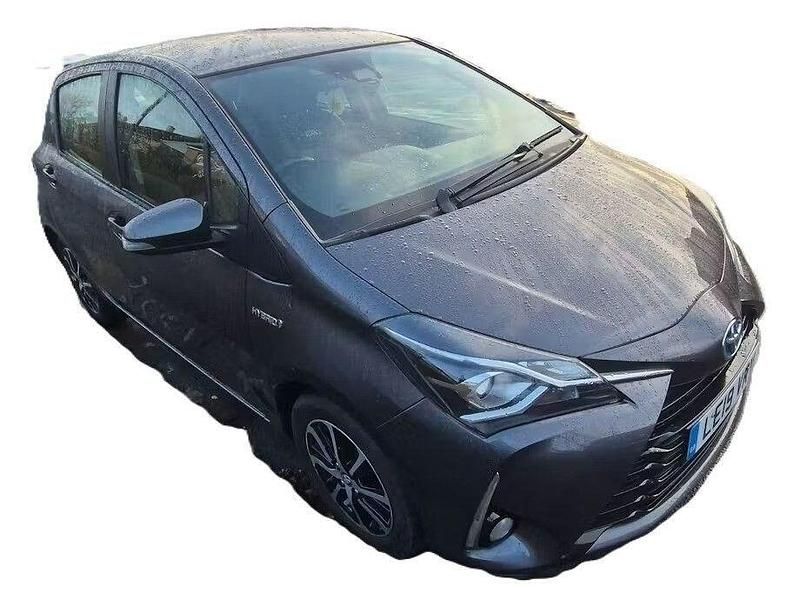 Used Toyota Yaris Hybrid 100 HP (73 kW) 2019 Grey Hatchback