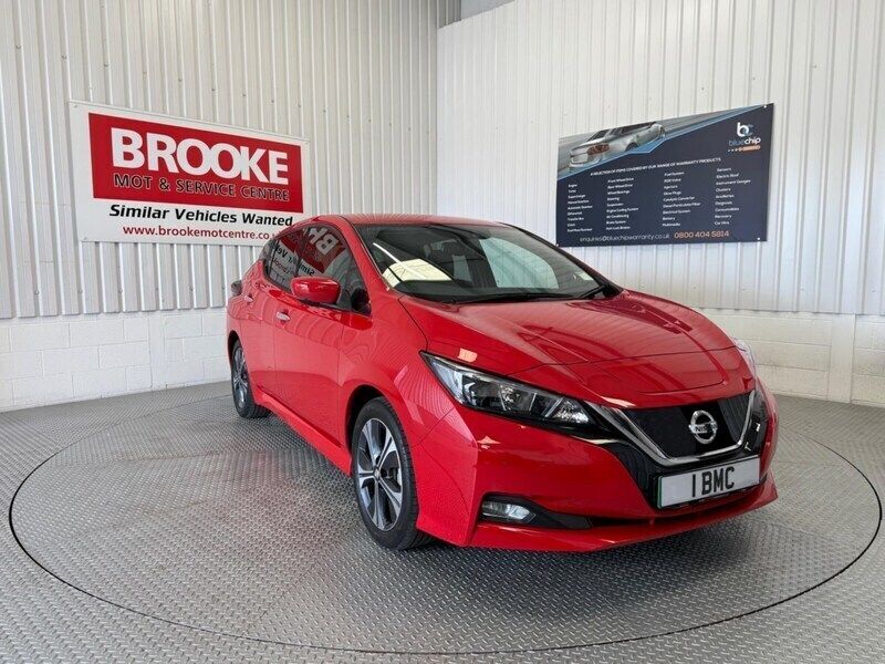 Red Used 2022 Nissan Leaf N-Connecta Hatchback | £10,490 (Fair price) - Image 1/2
